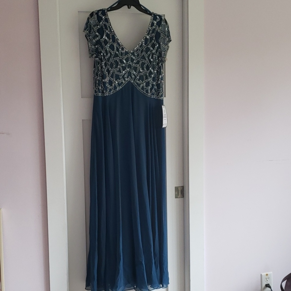 Formal dress. New Years Eve dress. Special event, gala, mother of the bride.